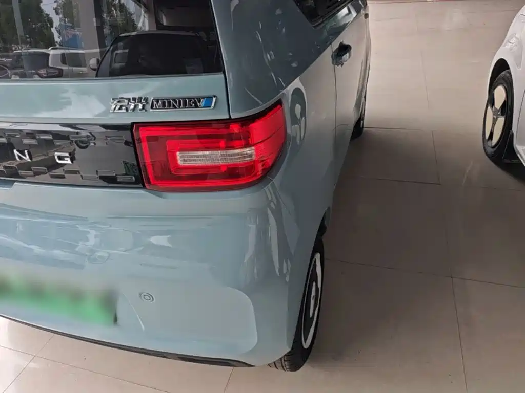 Wuling MINIEV — миниатюра 8