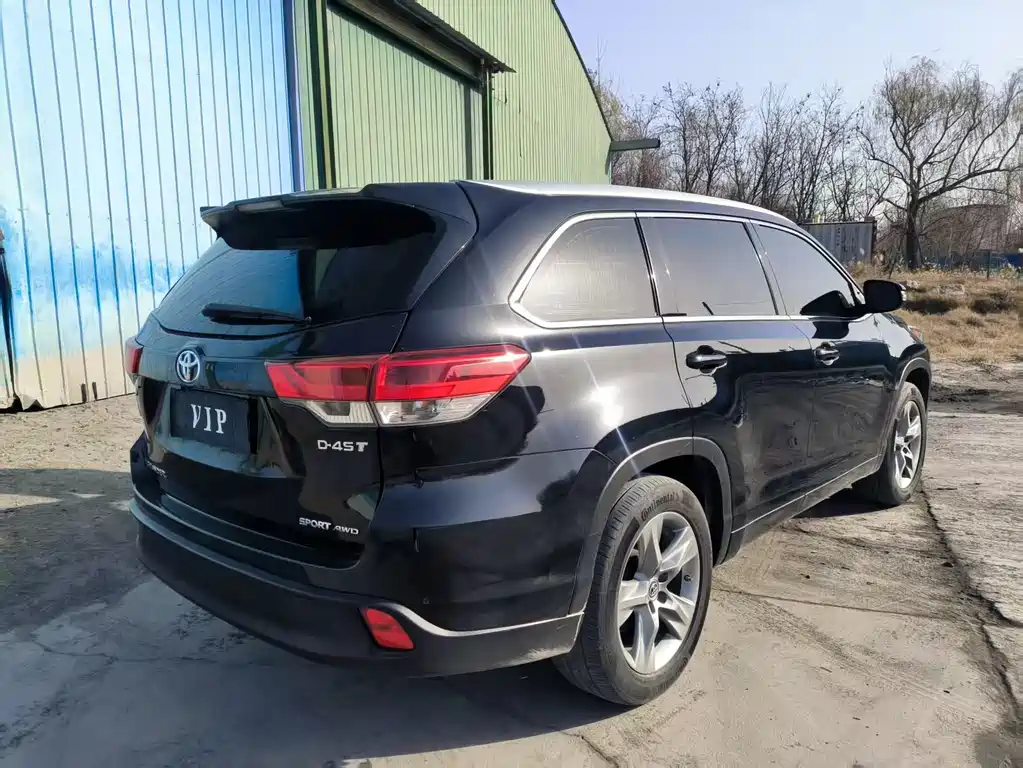 TOYOTA HIGHLANDER