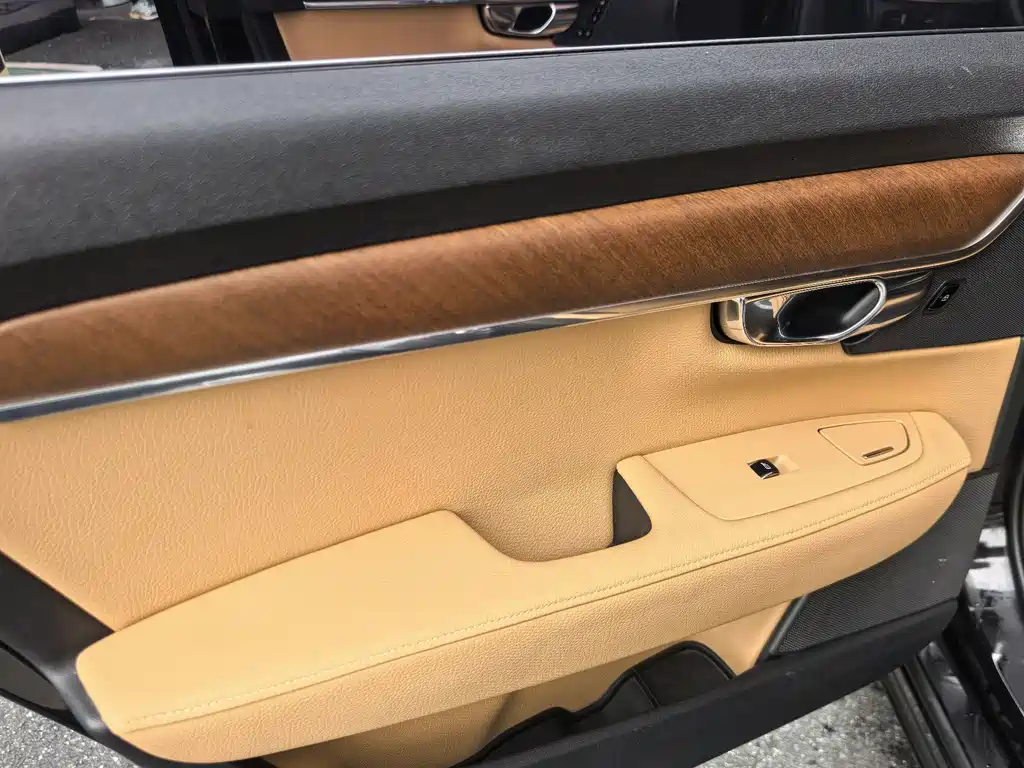 Volvo S90 — миниатюра 13