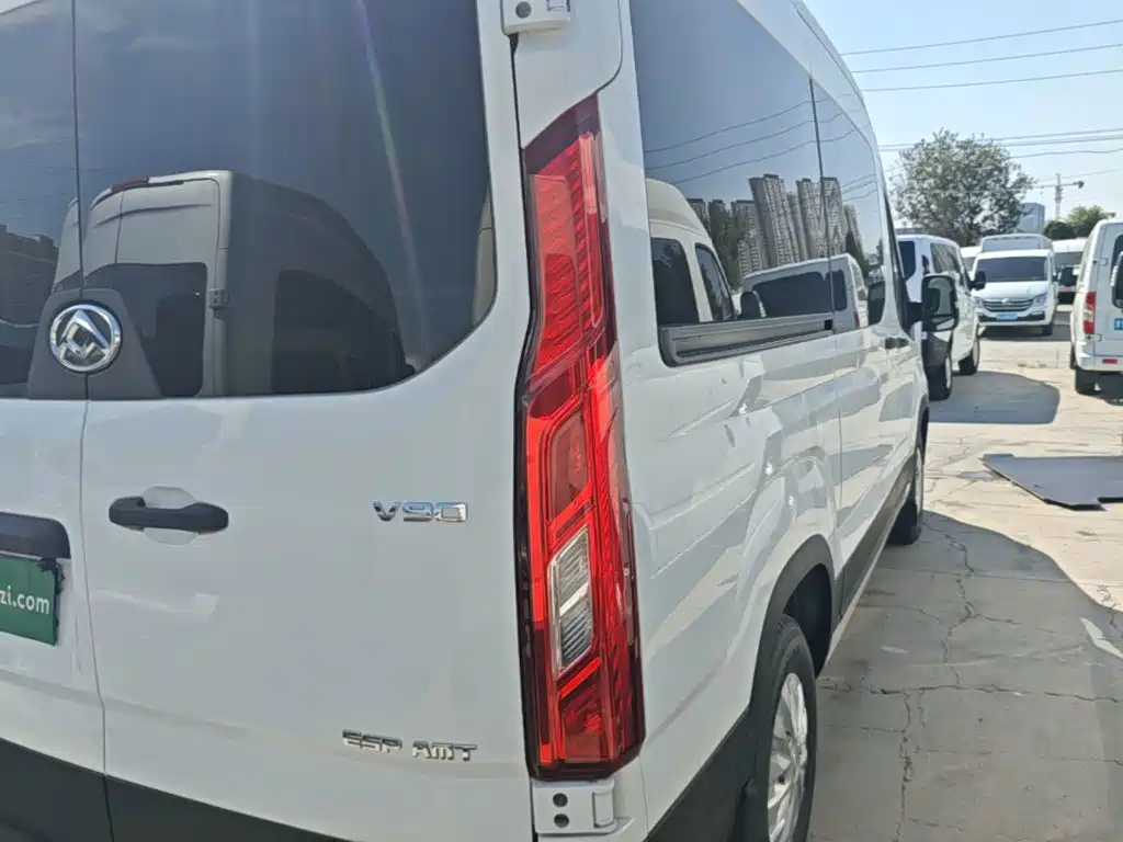Maxus V90 — миниатюра 8