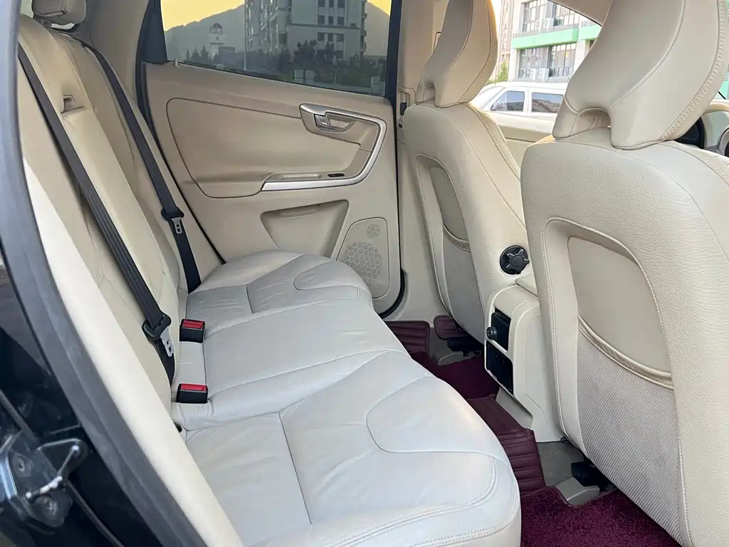 Volvo XC60 (Import) — миниатюра 11
