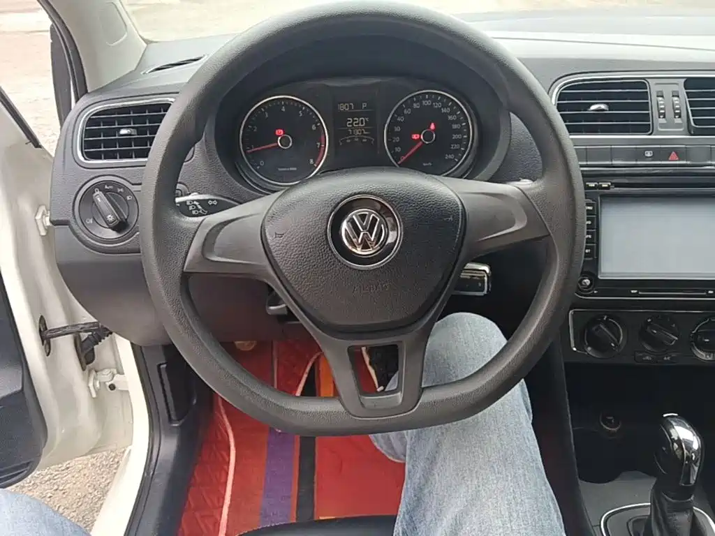 Volkswagen Polo — миниатюра 11