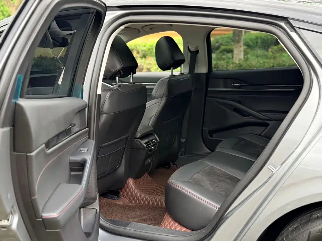 Ford Mondeo — миниатюра 9