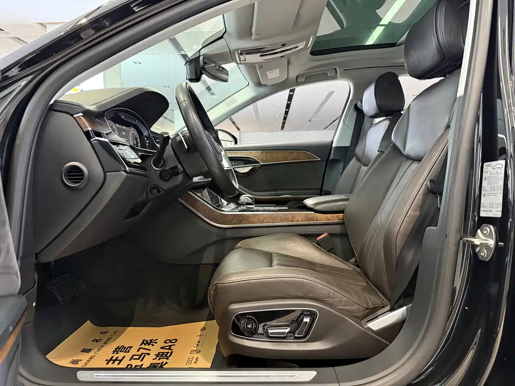 Audi A8 — миниатюра 6