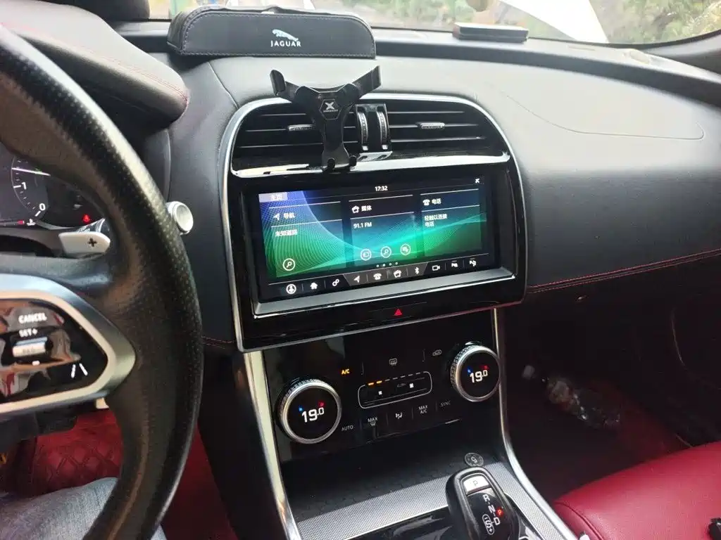 Jaguar XEL — миниатюра 6