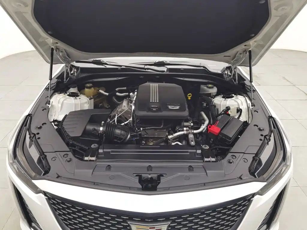 Cadillac CT5 — миниатюра 6