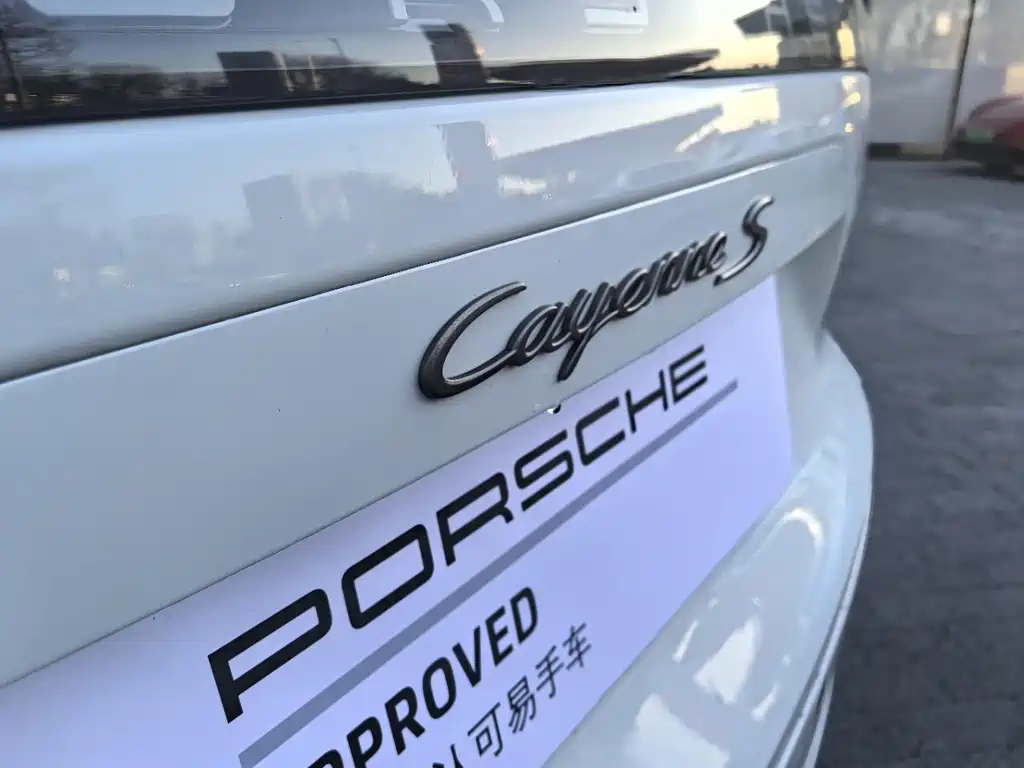 PORSCHE CAYENNE