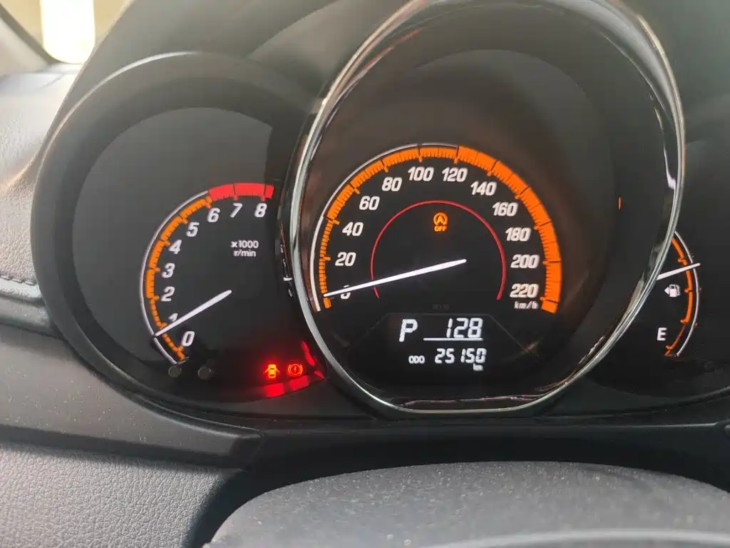 Toyota Yaris L — миниатюра 12