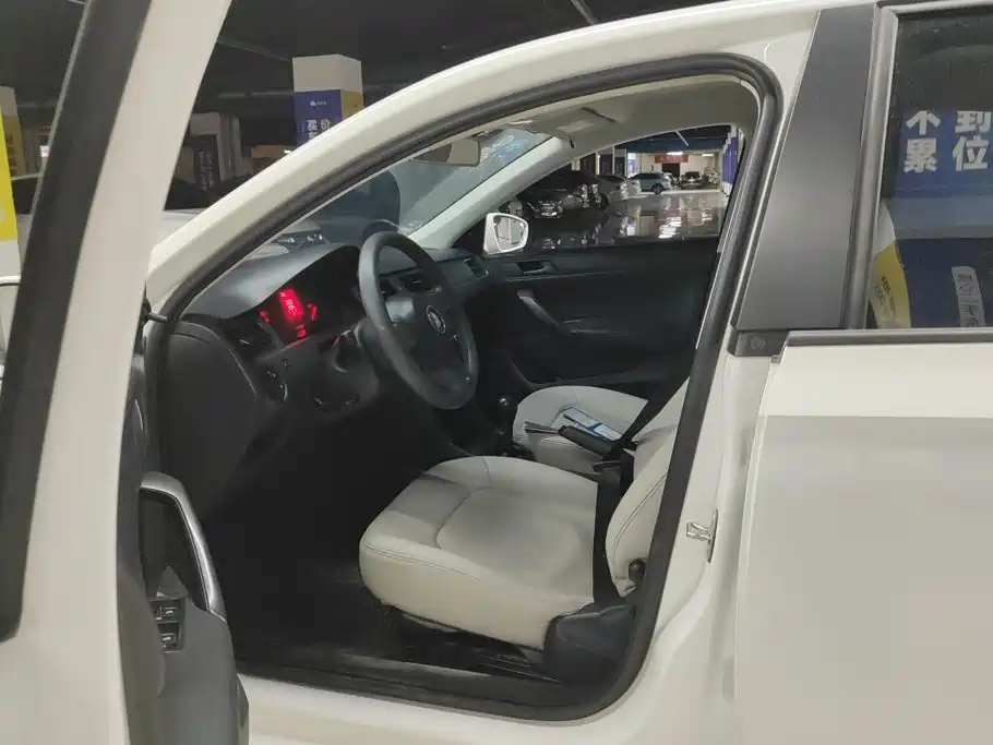 Volkswagen Santana — миниатюра 9