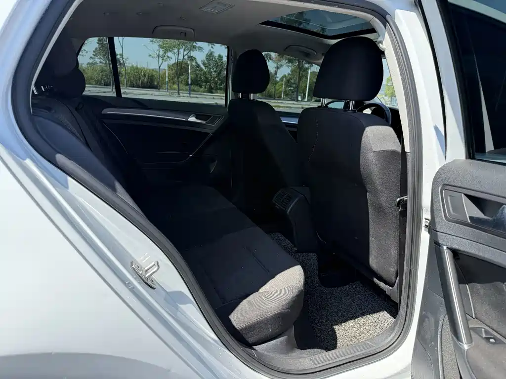 Volkswagen Golf — миниатюра 10