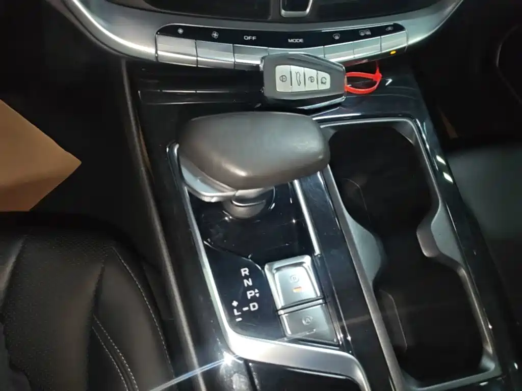 Geely Borui Hybrid — миниатюра 14