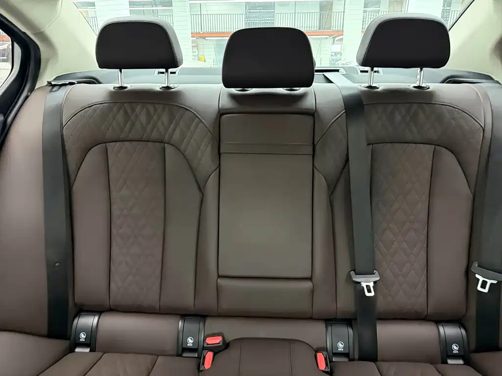 BMW 3 Series — миниатюра 8