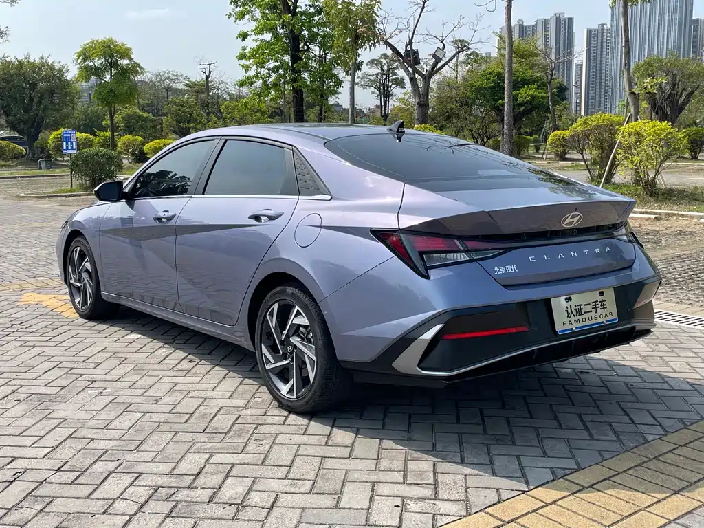Hyundai Elantra — миниатюра 7