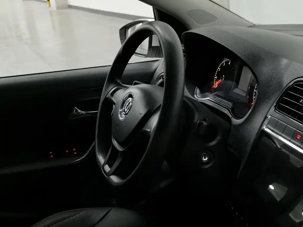 Volkswagen Polo — миниатюра 22
