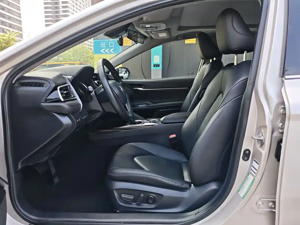 Toyota Camry 2018 2.5G Luxury