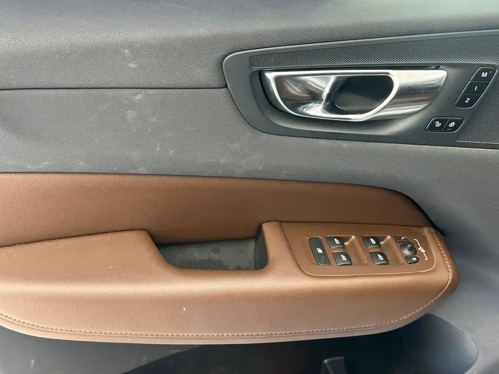 Volvo XC60 — миниатюра 11