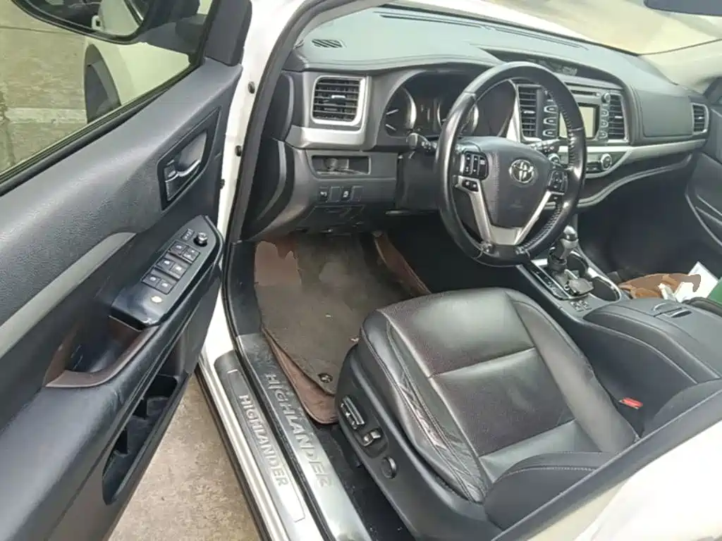 Toyota Highlander — миниатюра 21