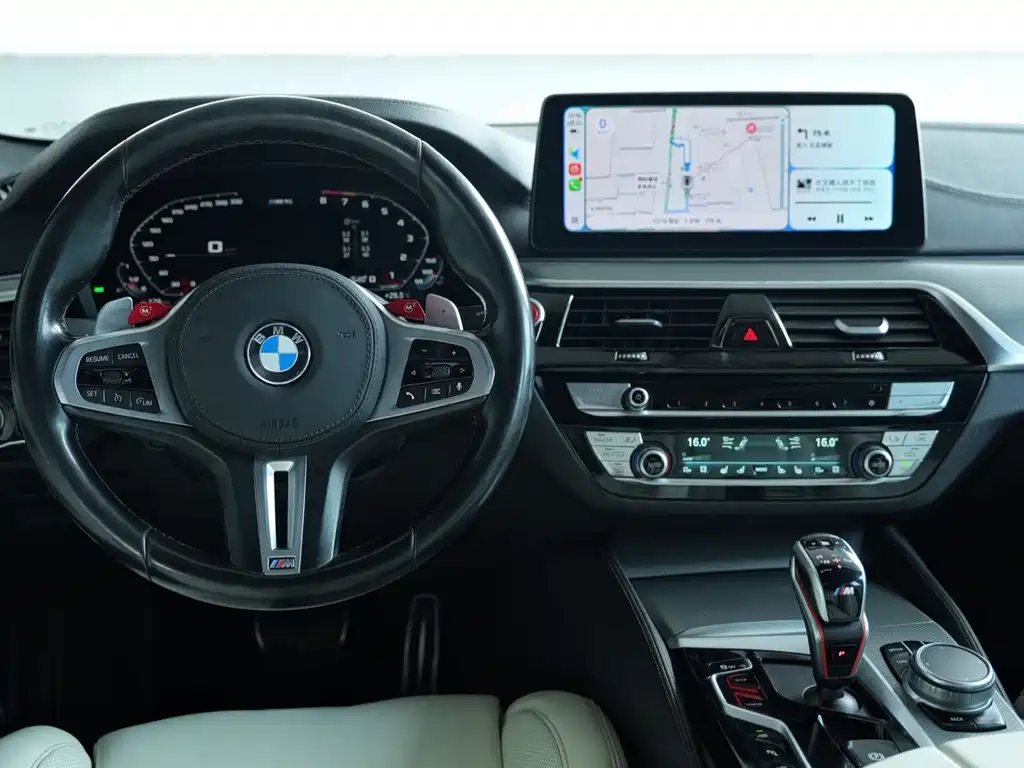 BMW M5 — миниатюра 8