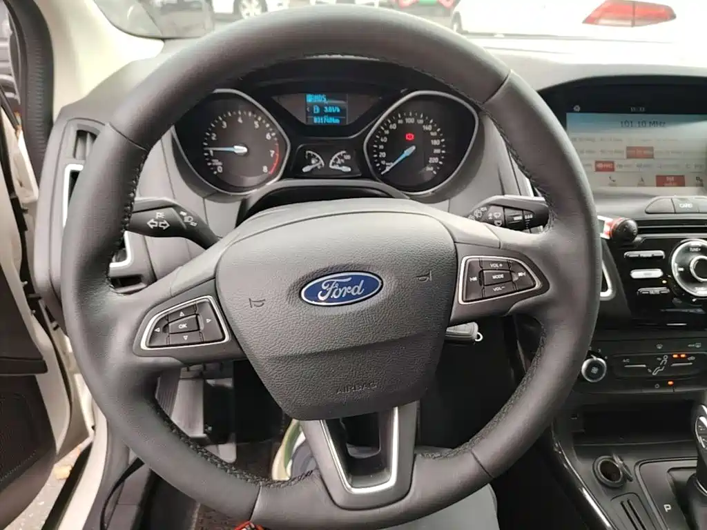 Ford Focus — миниатюра 11