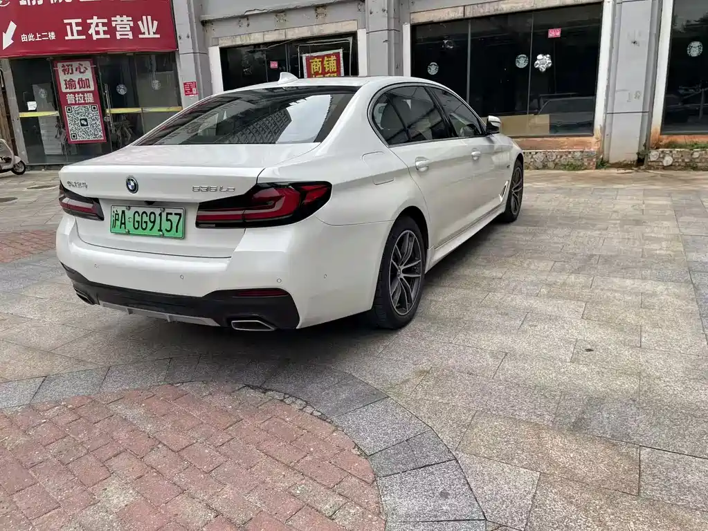 BMW 5 Series New Energy — миниатюра 7