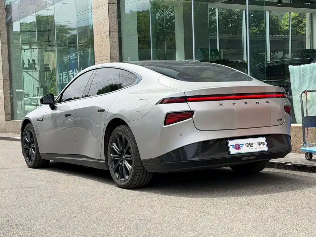 XPeng P7 — миниатюра 4