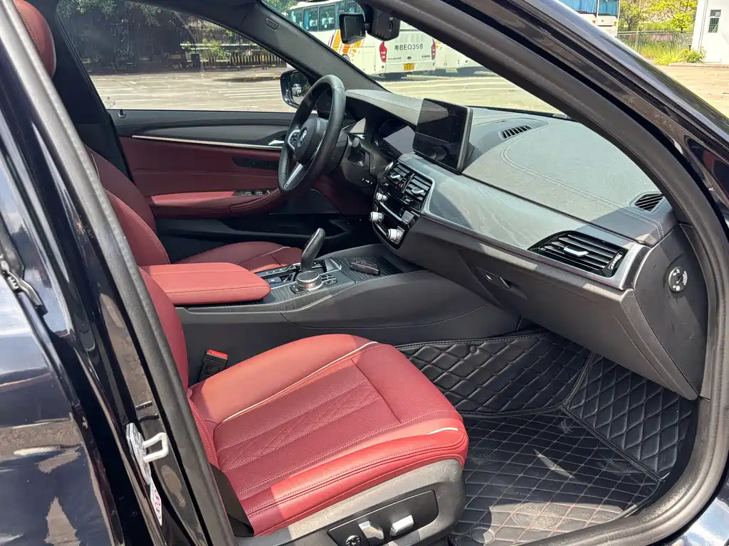 BMW 5 Series New Energy — миниатюра 6