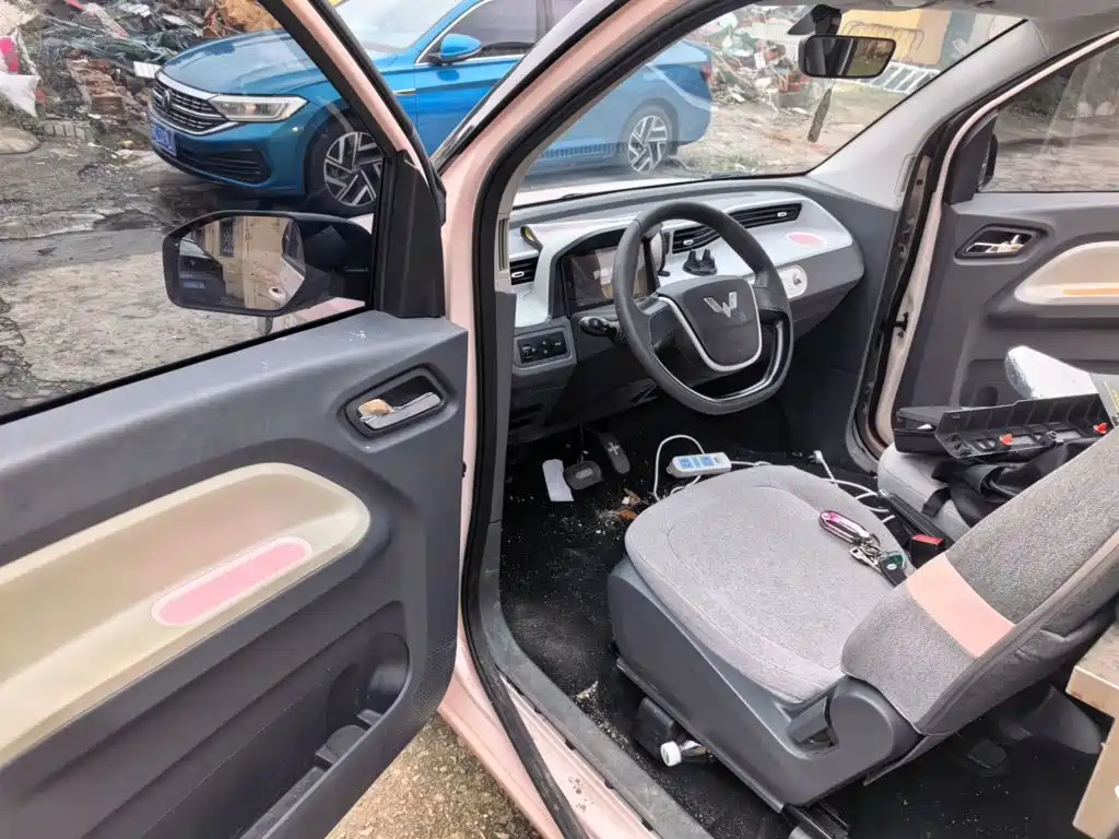 Wuling MINIEV — миниатюра 11