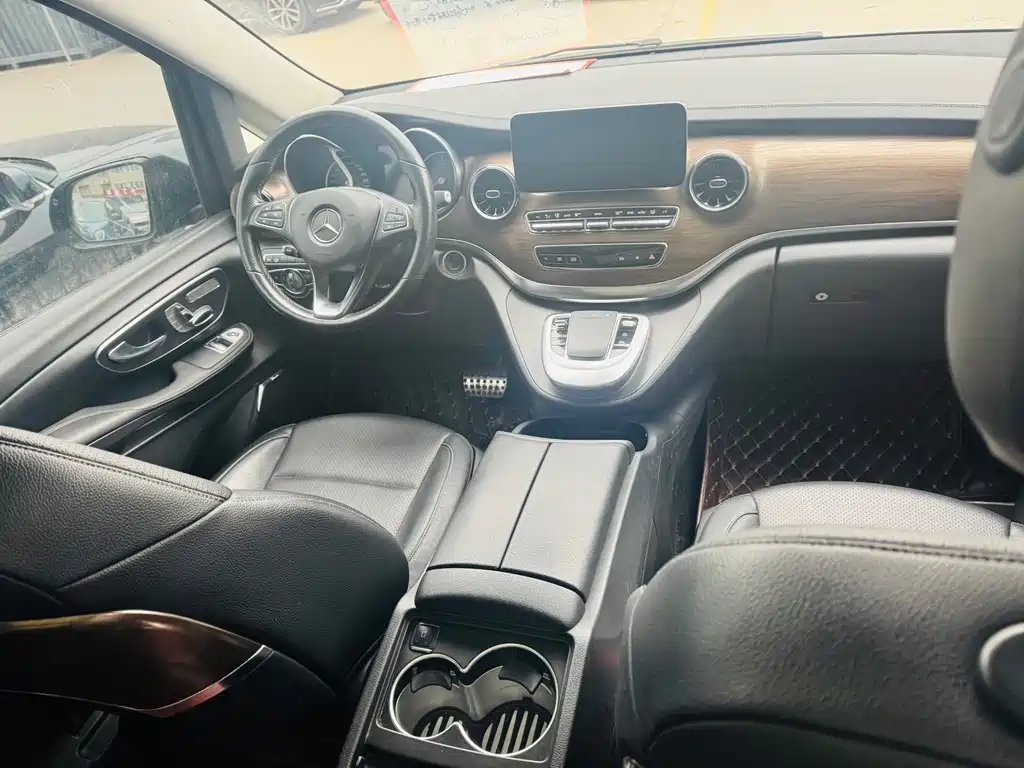 MERCEDES-BENZ V CLASS