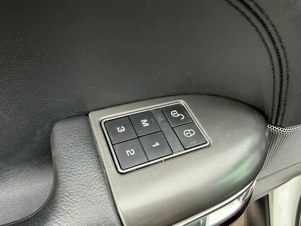 Land Rover Sport — миниатюра 11