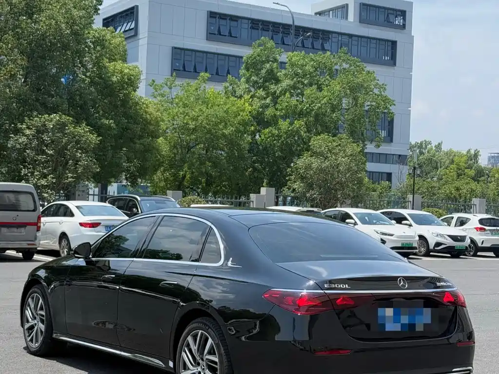 Mercedes-Benz E-Class E 2024 E 300 L Fashion
