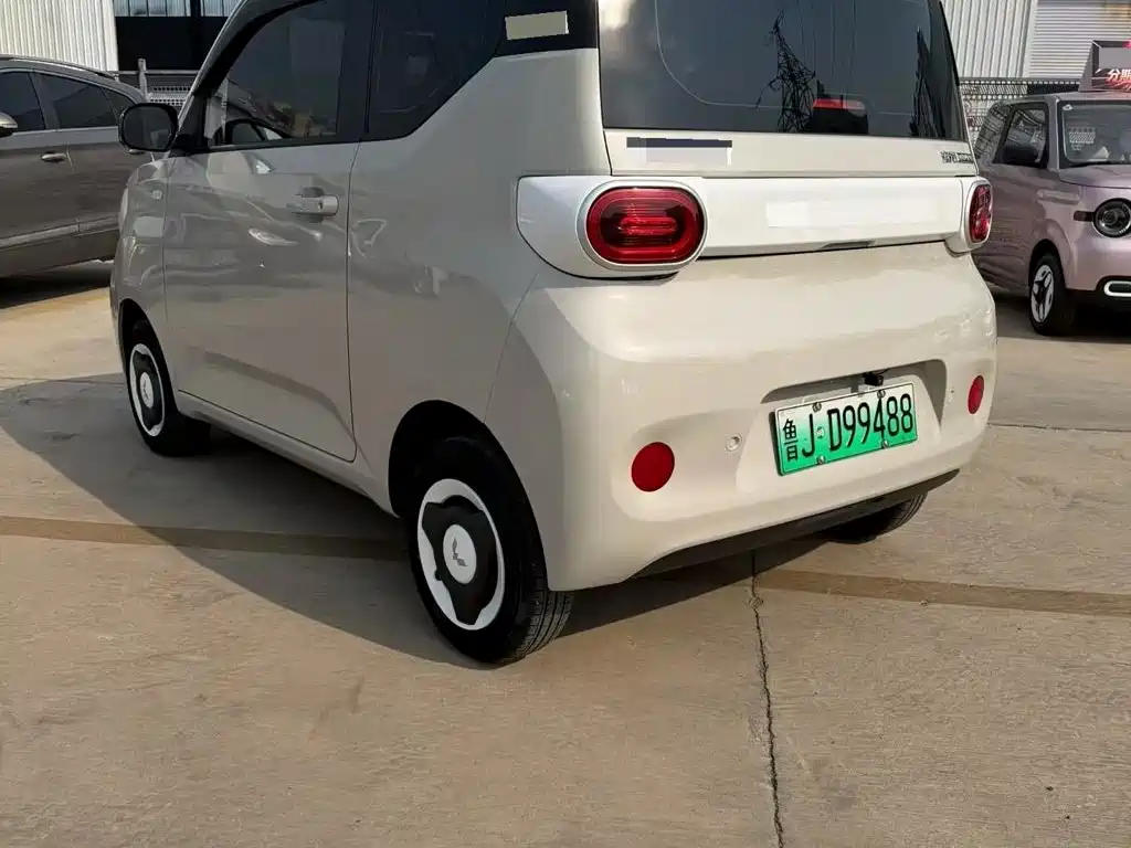 Wuling MINIEV — миниатюра 6