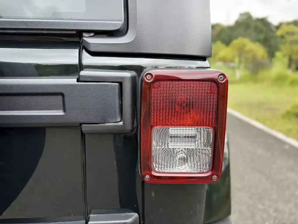 Jeep Wrangler — миниатюра 20