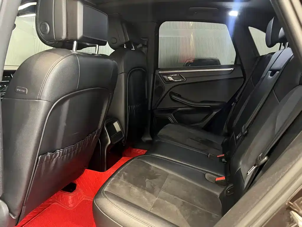 Porsche Macan — миниатюра 6