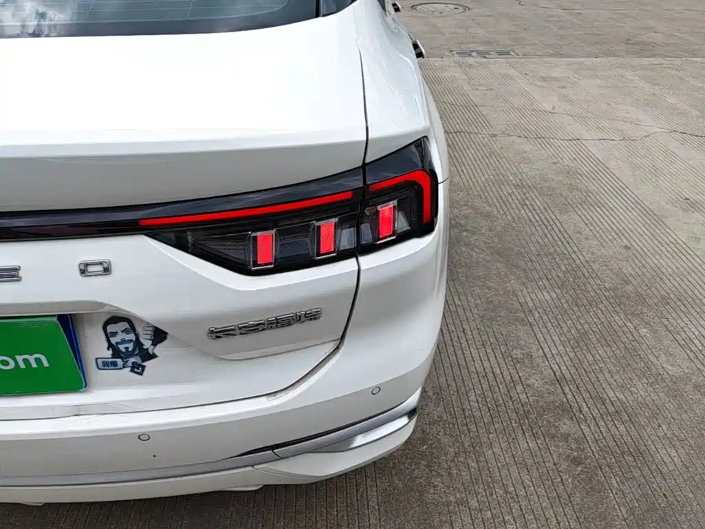 Ford Mondeo — миниатюра 8