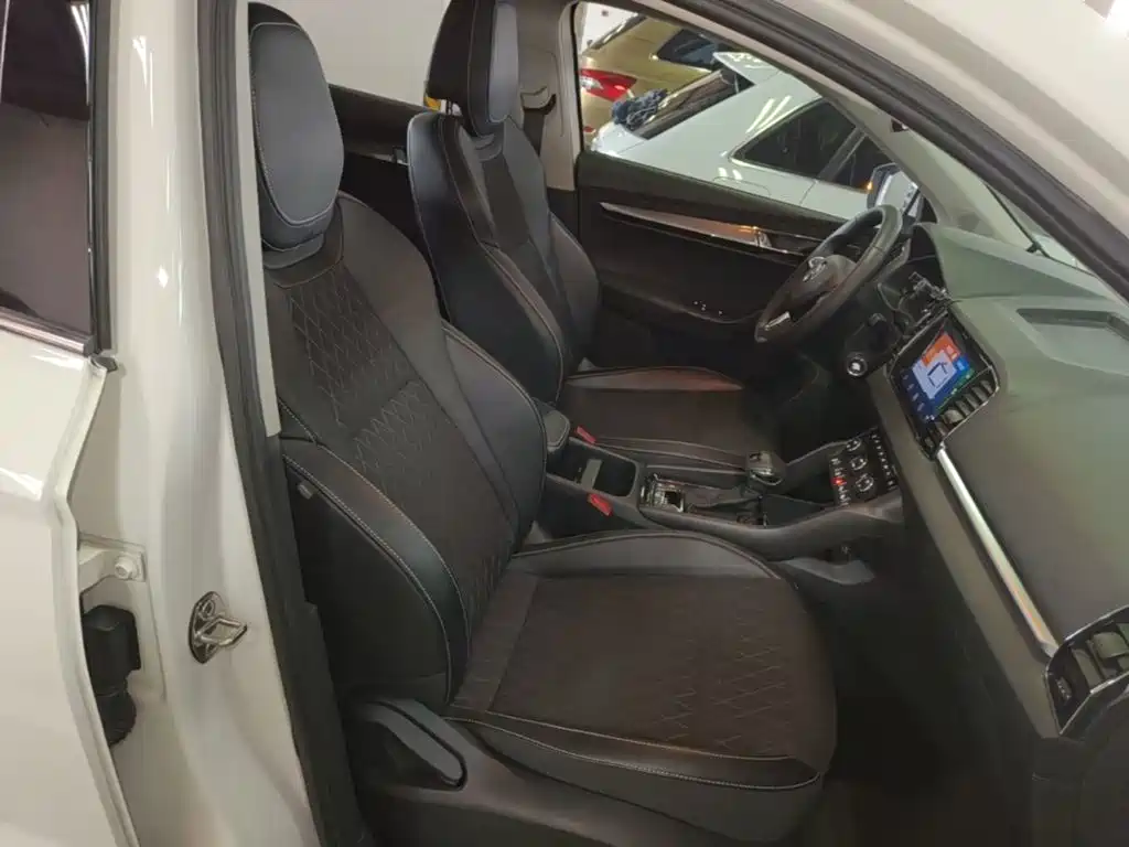 Skoda Karoq — миниатюра 25