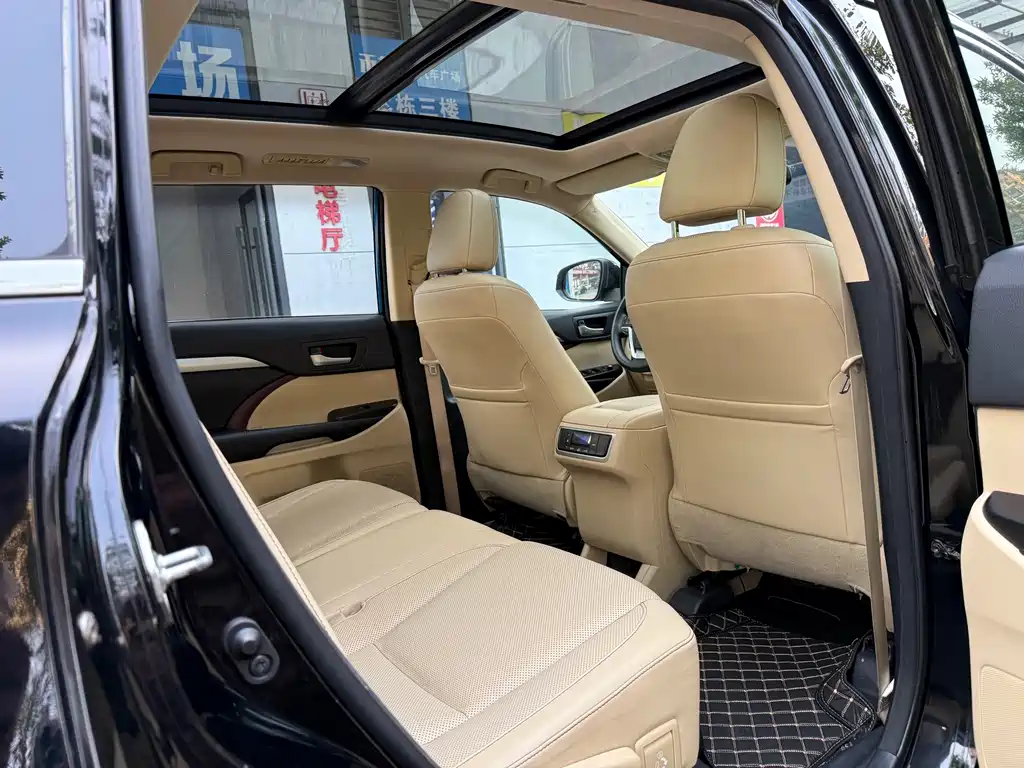 Toyota Highlander — миниатюра 6