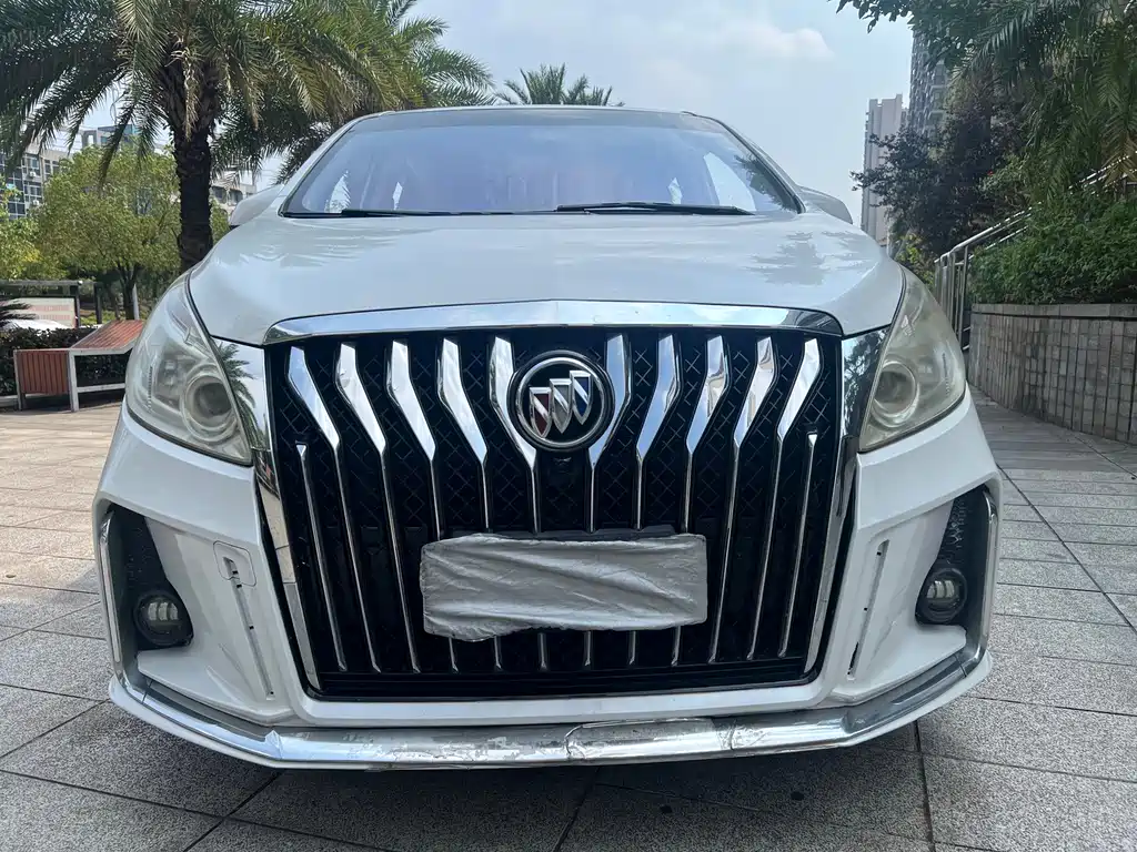 Buick GL8 — миниатюра 2