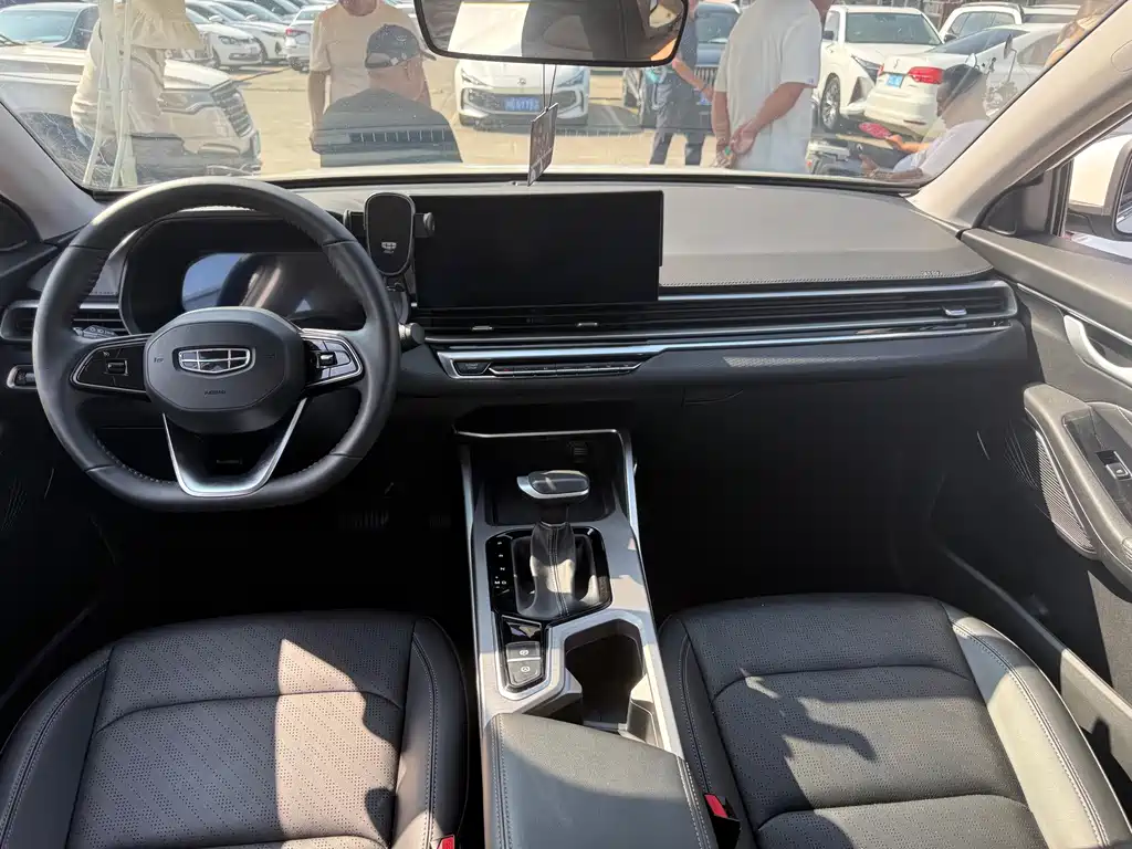 Geely Emgrand — миниатюра 8