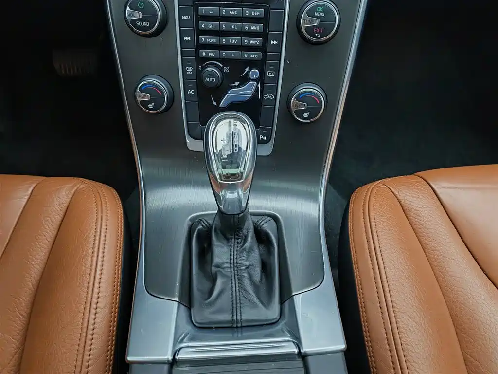 Volvo S60 (Import) — миниатюра 13