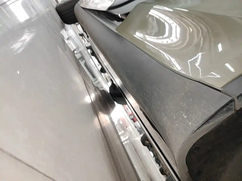 Tesla Model Y — миниатюра 22