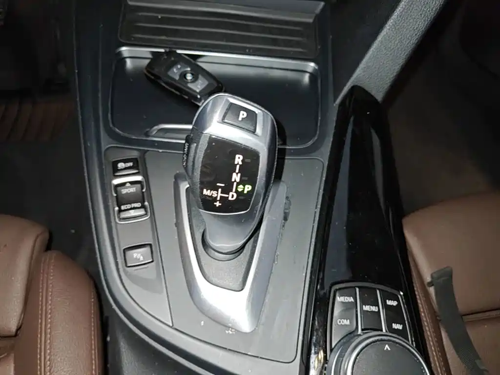 BMW 3 Series — миниатюра 14