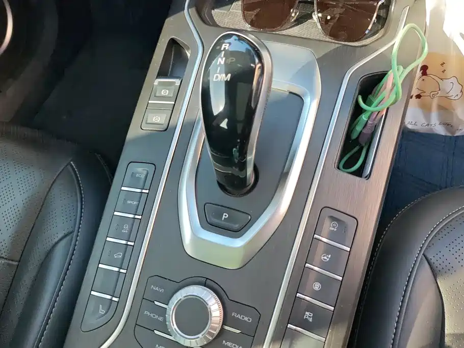 Wey Wey VV6 — миниатюра 16