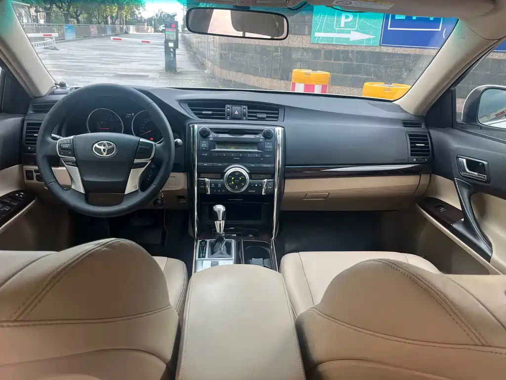 Toyota Reiz — миниатюра 8