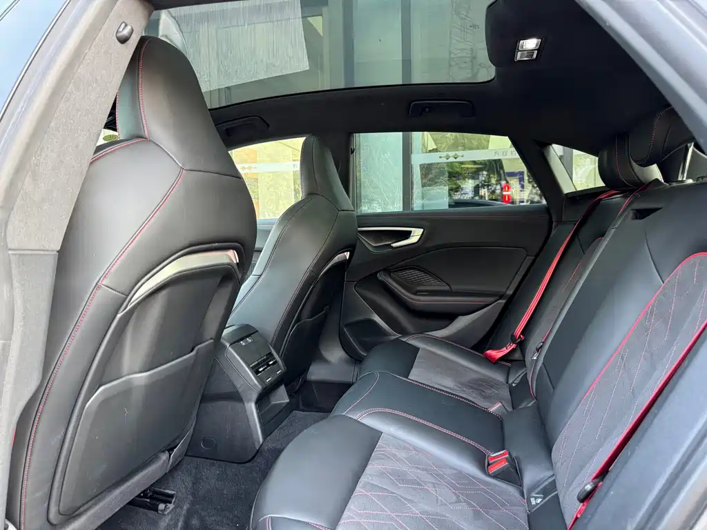 Audi A5L — миниатюра 7