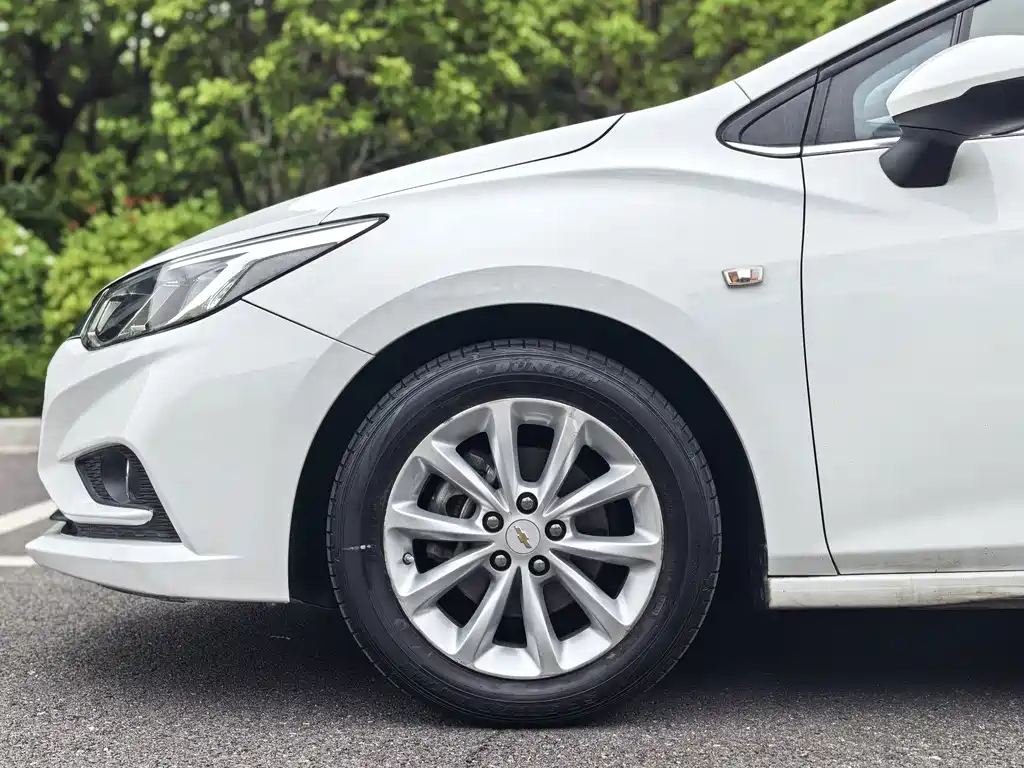 Chevrolet Cruze — миниатюра 10