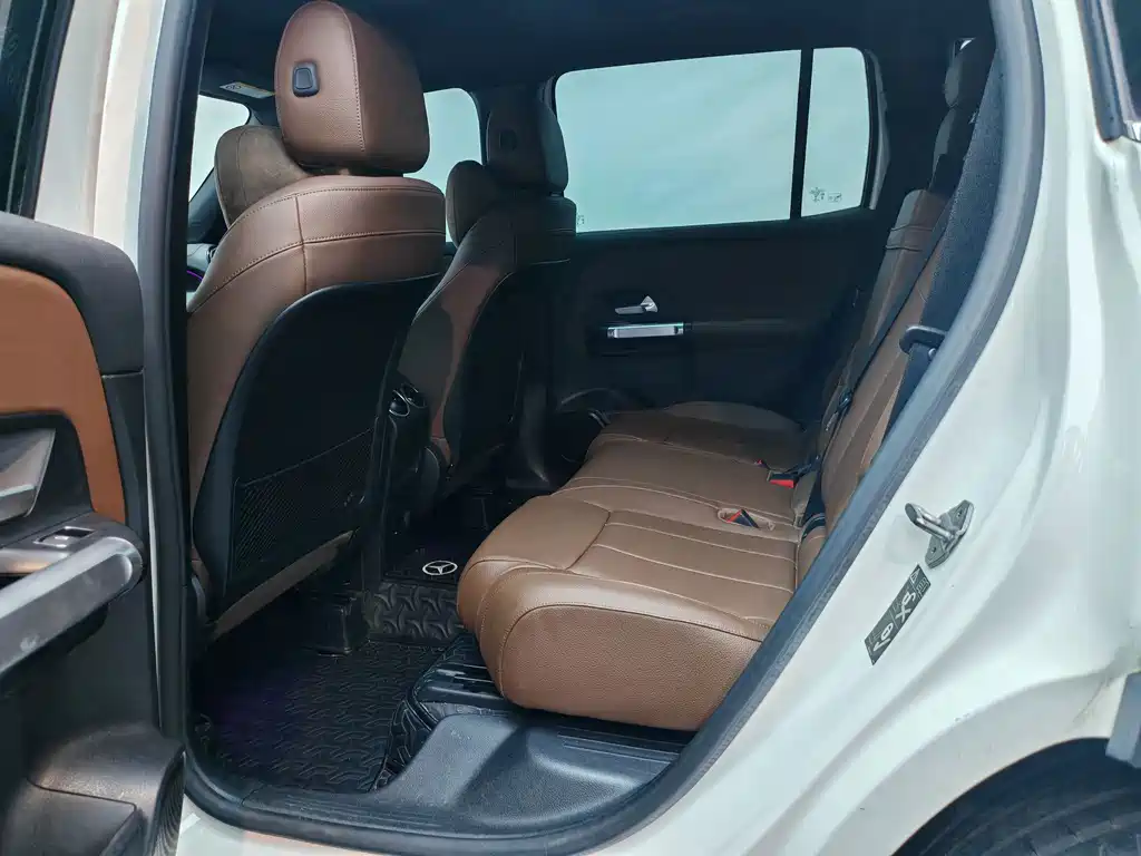 Mercedes-Benz GLB — миниатюра 11
