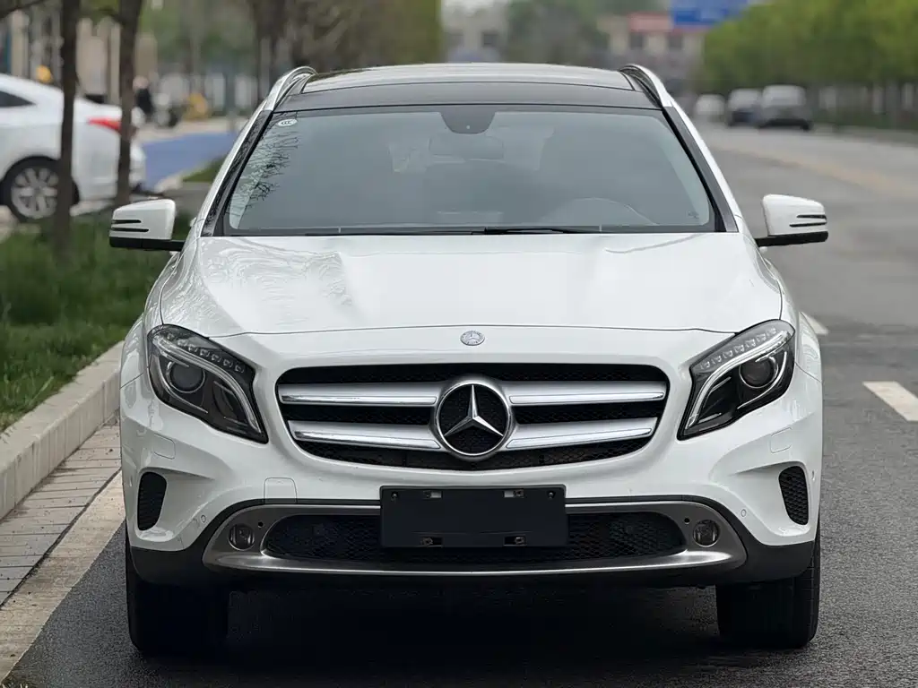 Mercedes-Benz GLA 2015 GLA 200 Fashion