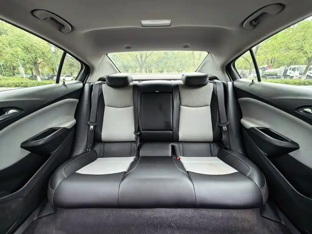 Chevrolet Cruze — миниатюра 27