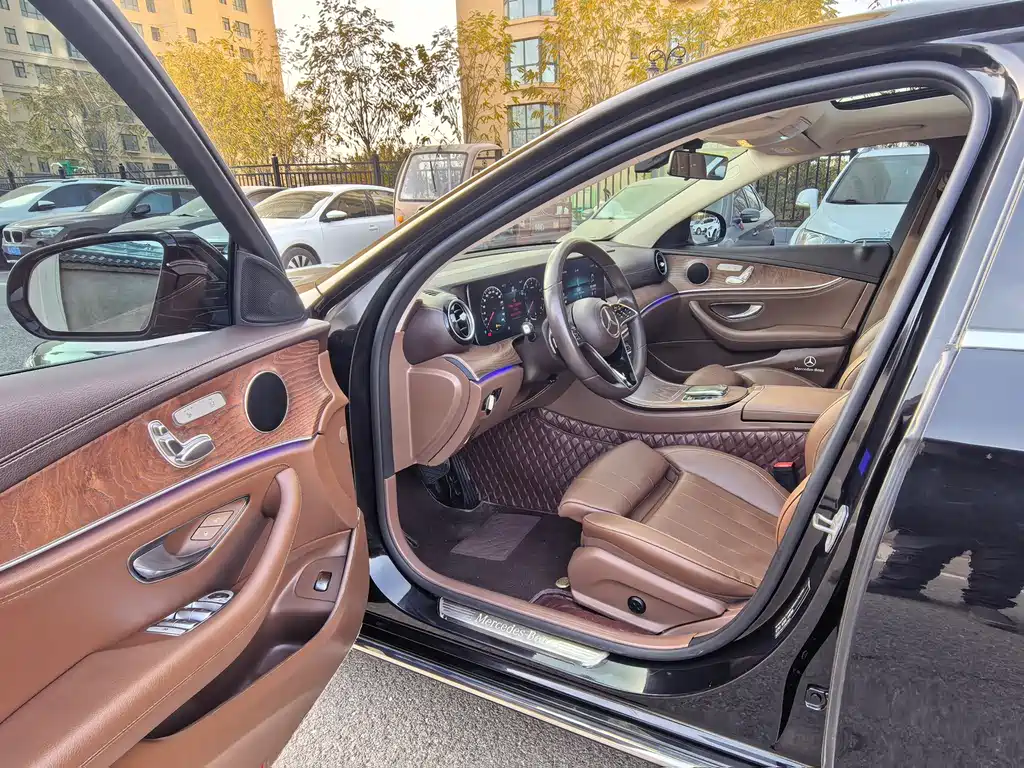 Mercedes-Benz E-Class — миниатюра 4