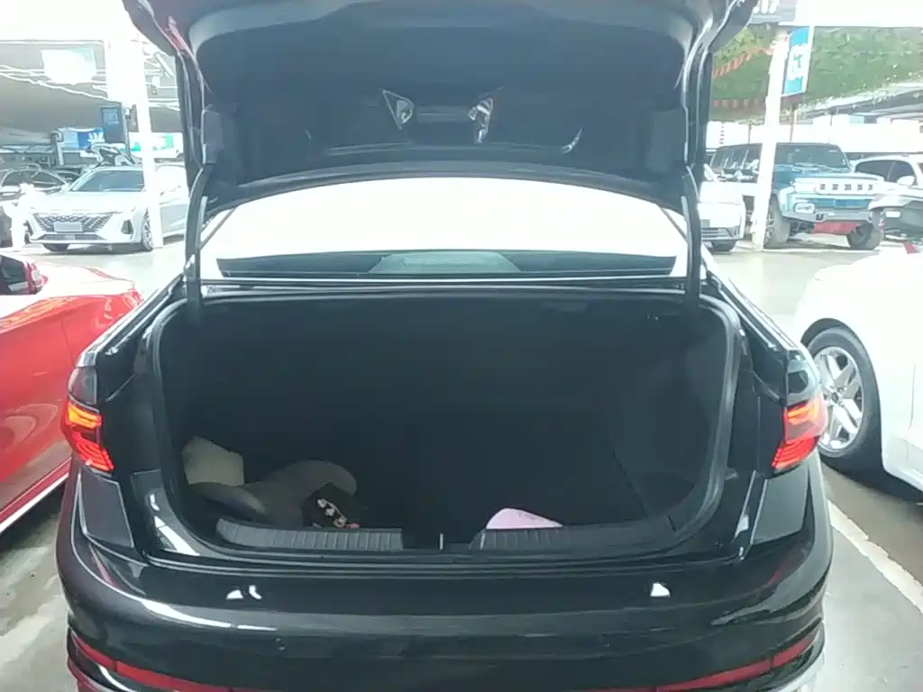 Volkswagen Sagitar — миниатюра 19